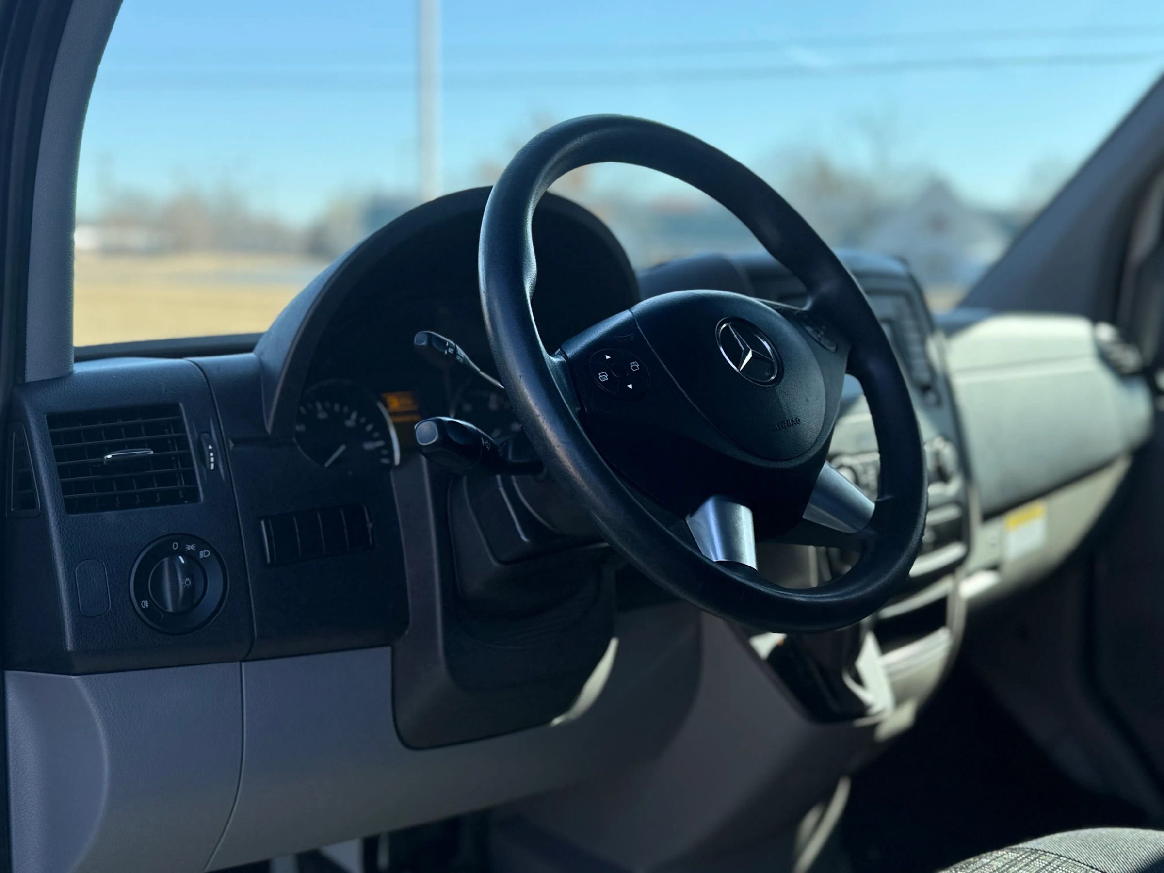 Used 2017 Mercedes-Benz Sprinter 2500 w/ Workspace Access Package image 12