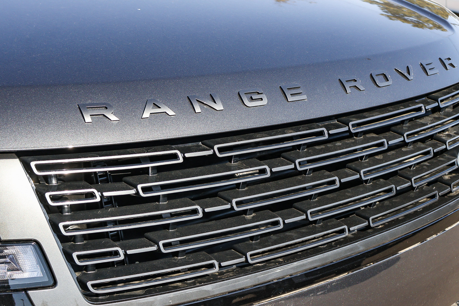 New 2026 Land Rover Range Rover Long Wheelbase SE AWD/4WD image 12