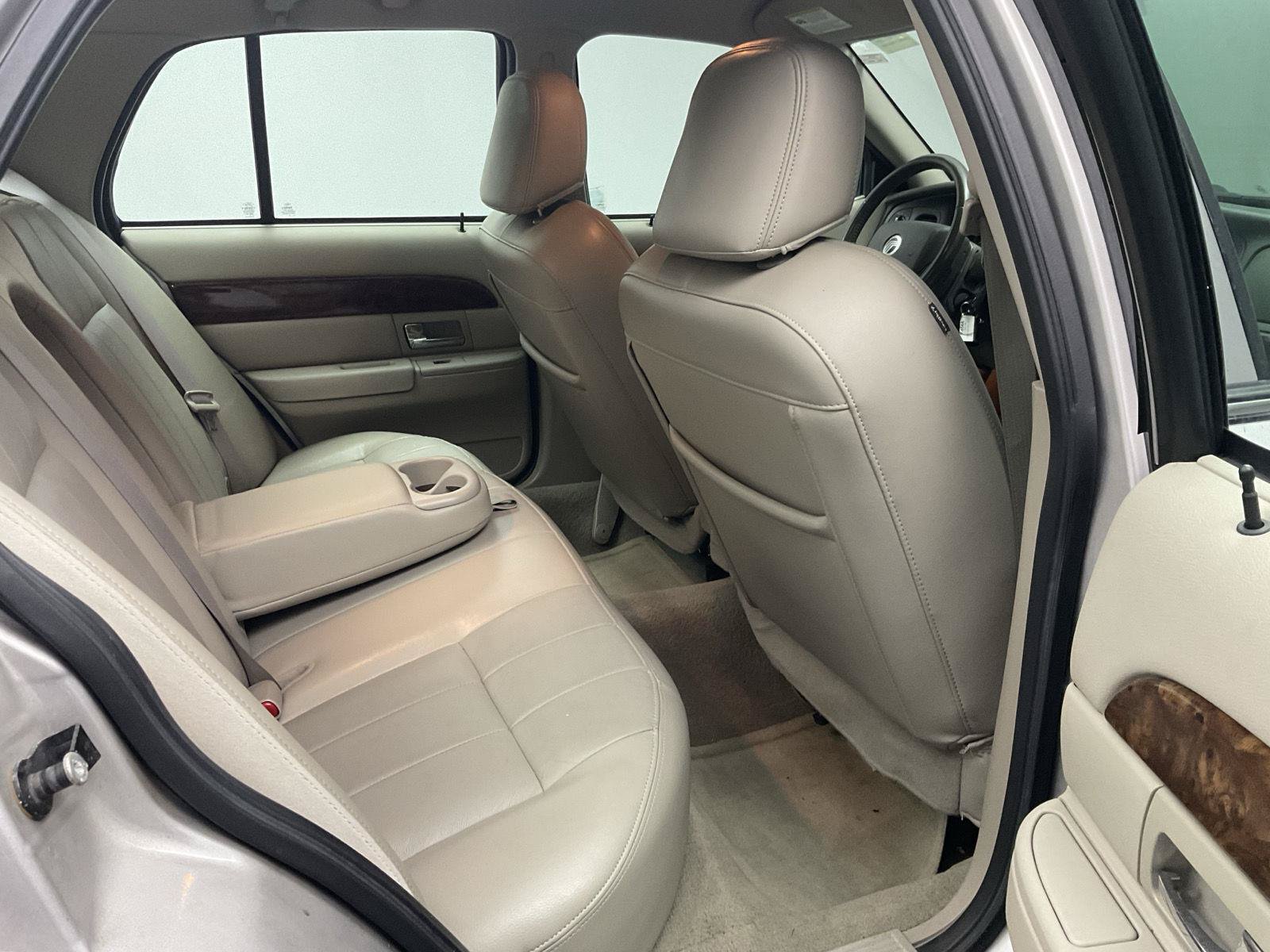 Used 2010 Mercury Grand Marquis LS RWD image 23