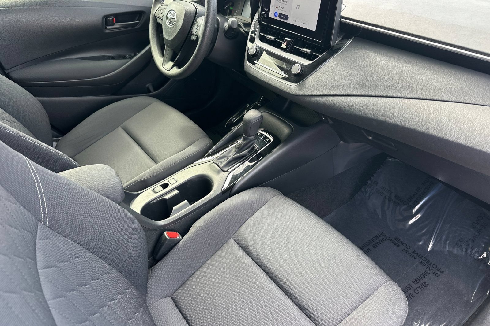 Used 2024 Toyota Corolla LE w/ LE Convenience Package FWD image 15