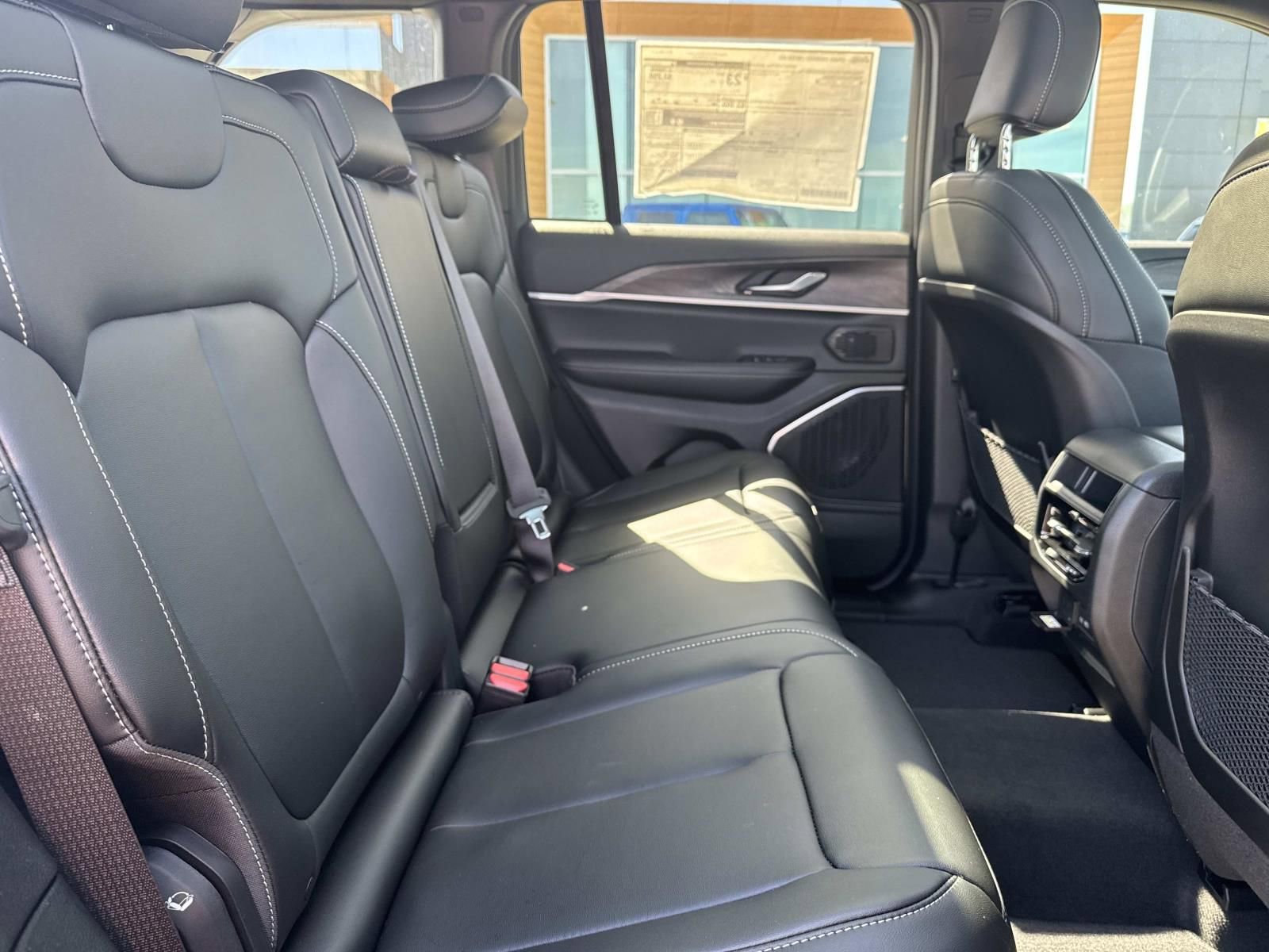 New 2026 Jeep Grand Cherokee Limited w/ Limited Altitude Package image 9