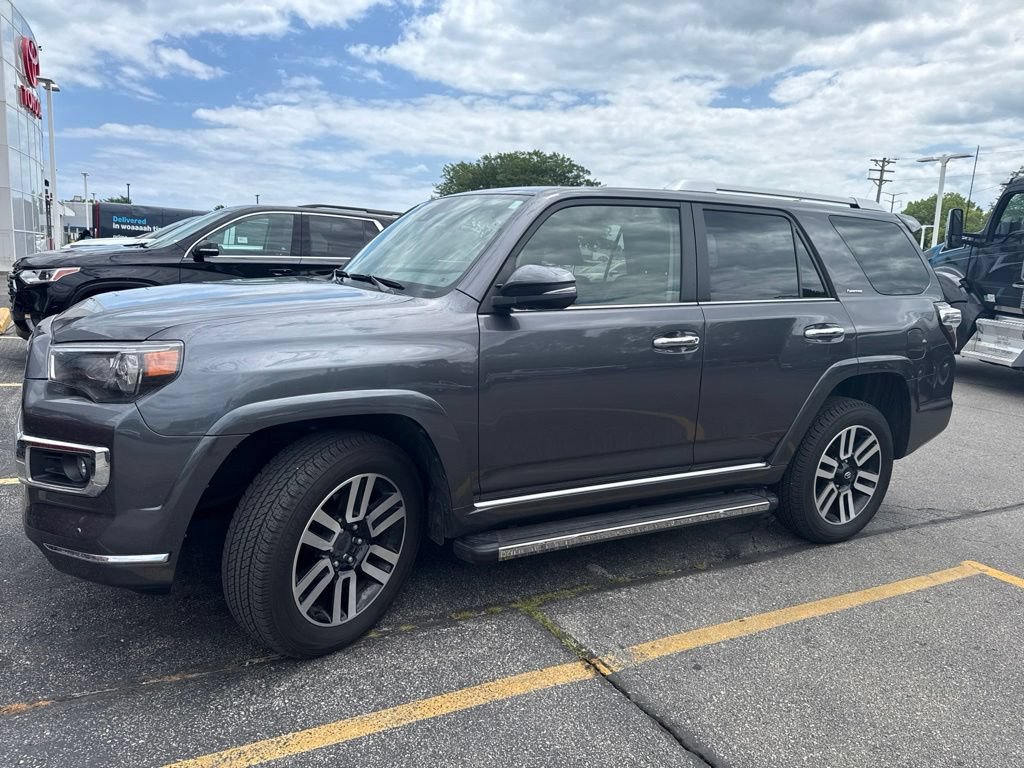 Used 2023 Toyota 4Runner Limited AWD/4WD image 3