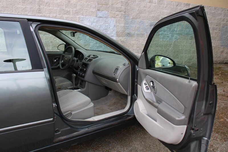 Used 2006 Chevrolet Malibu LS FWD image 13