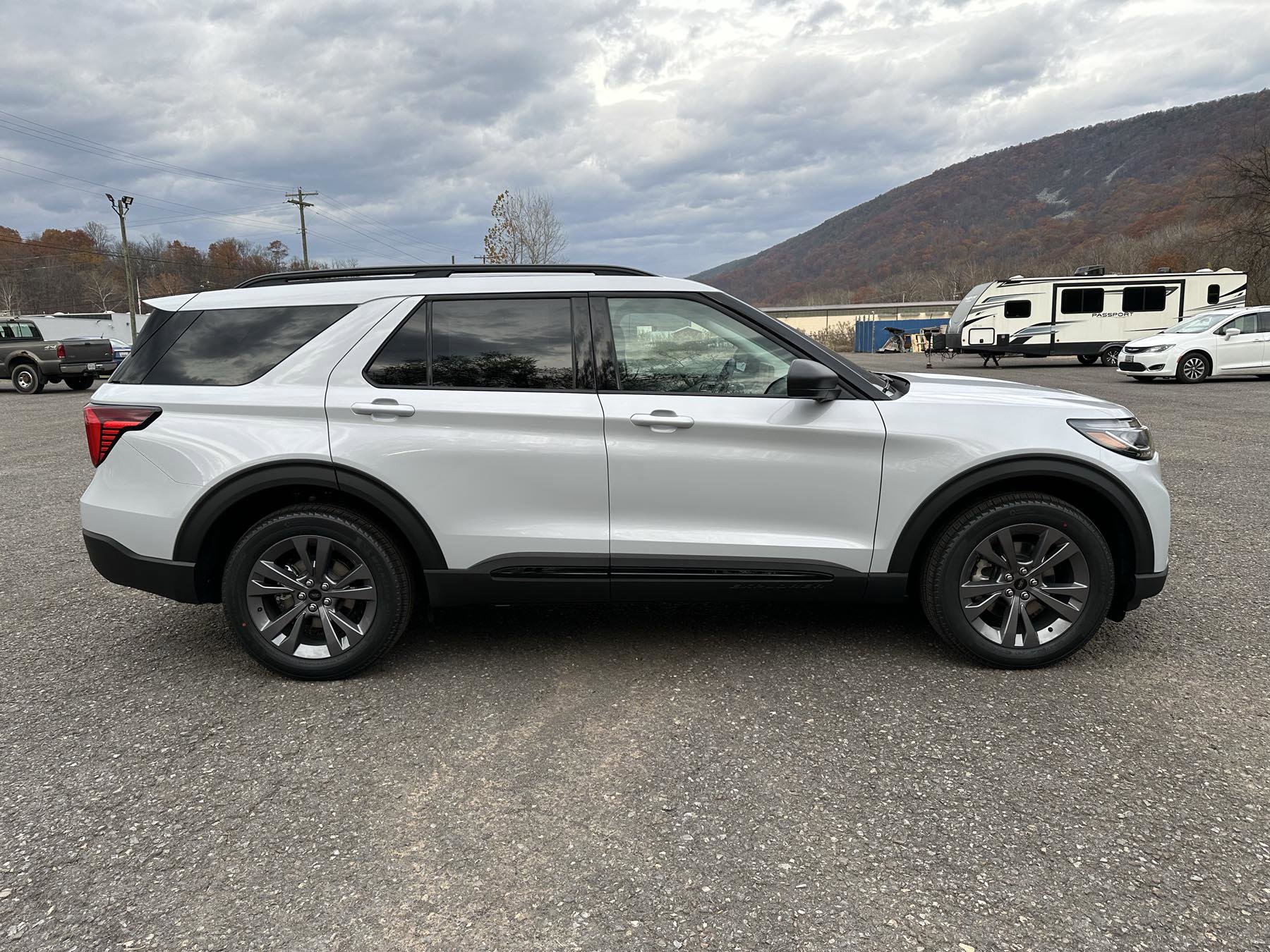 New 2026 Ford Explorer Active w/ Active Comfort Package image 8