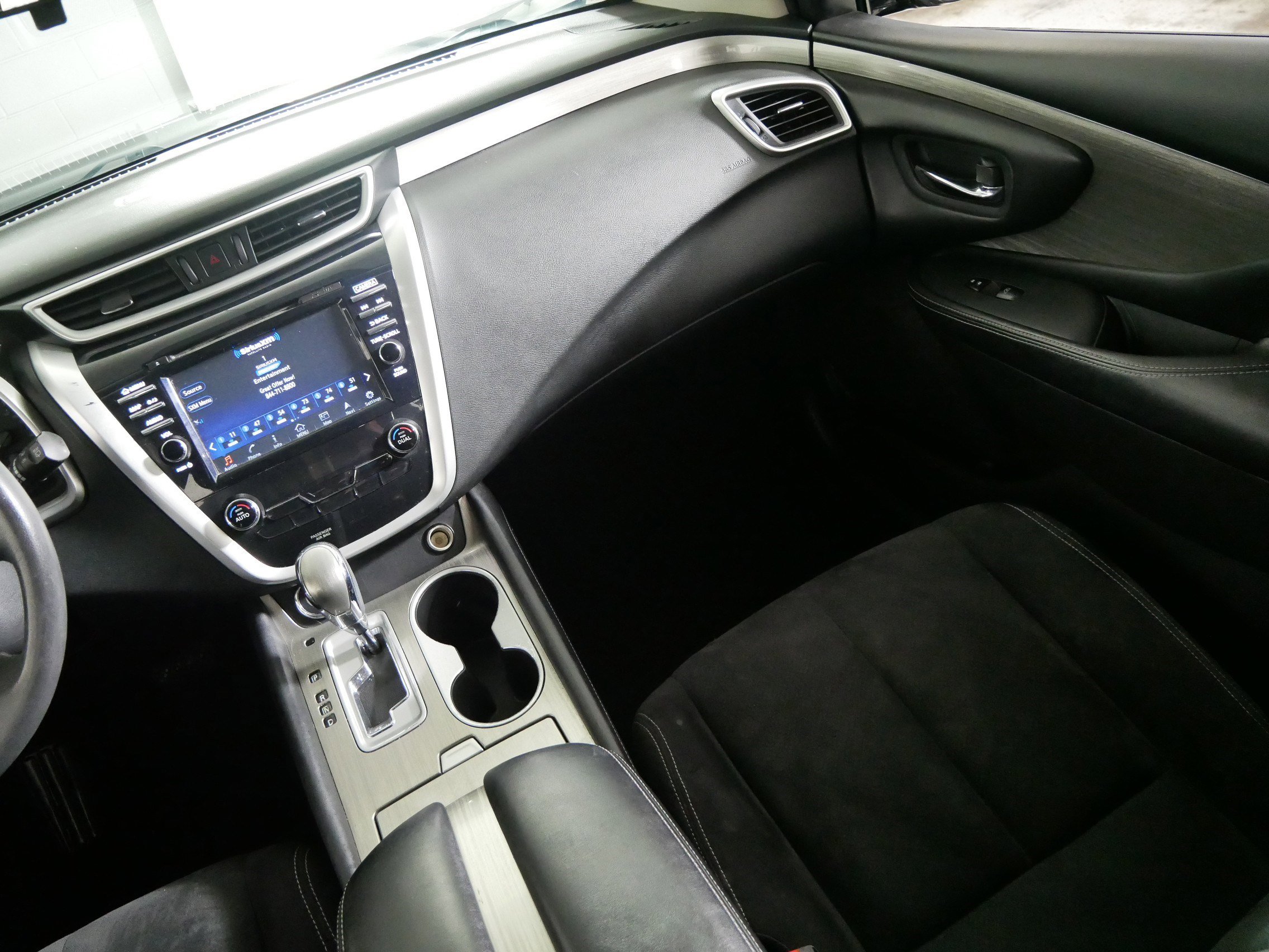 Used 2017 Nissan Murano SV image 11