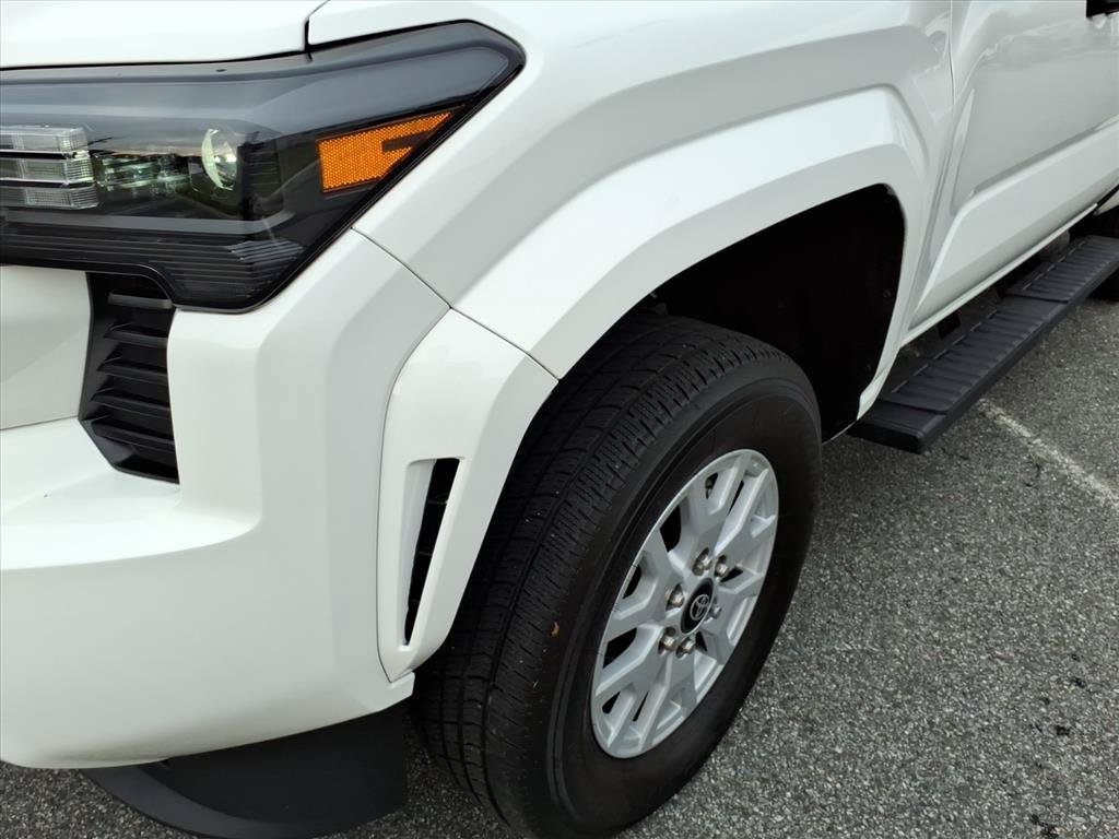 Used 2024 Toyota Tacoma SR AWD/4WD image 9