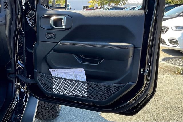 New 2025 Jeep Wrangler Rubicon 392 image 25
