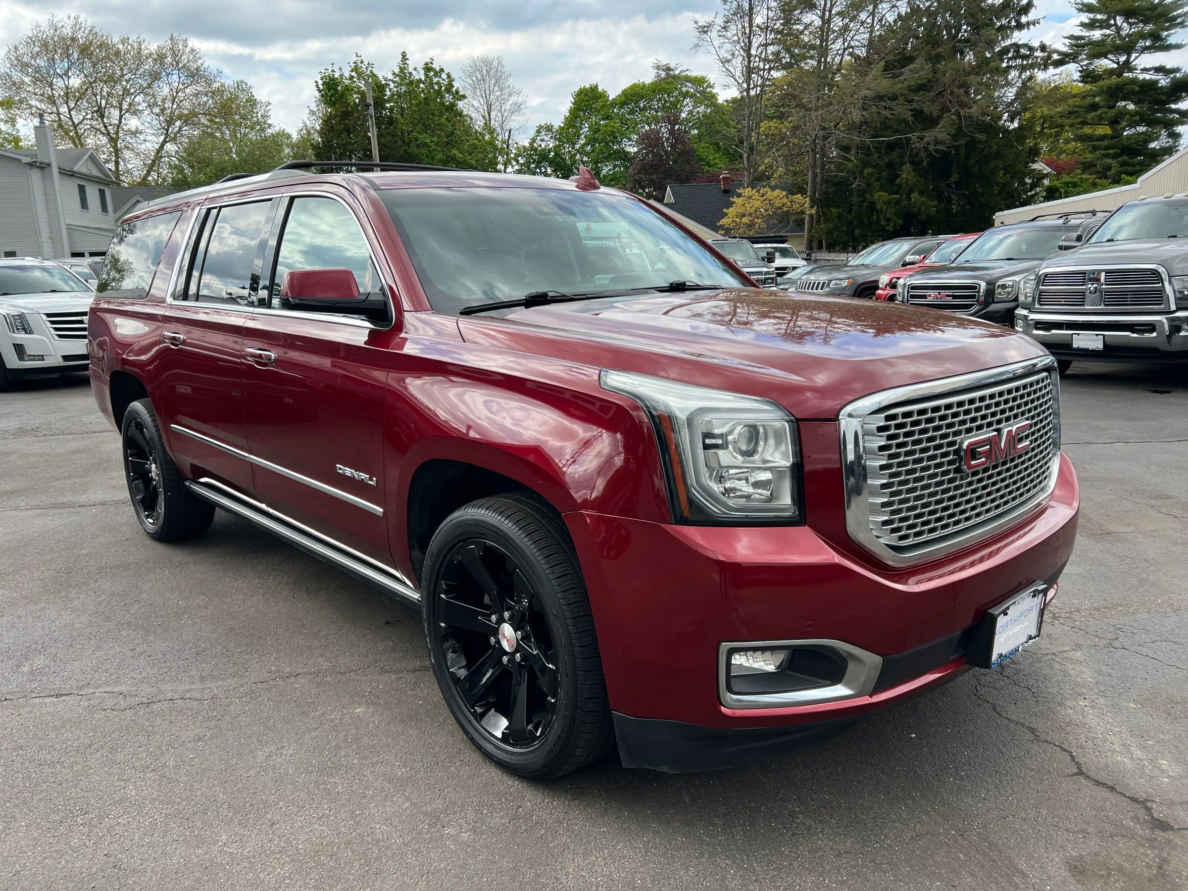Used 2016 GMC Yukon XL Denali w/ Open Road Package AWD/4WD image 7