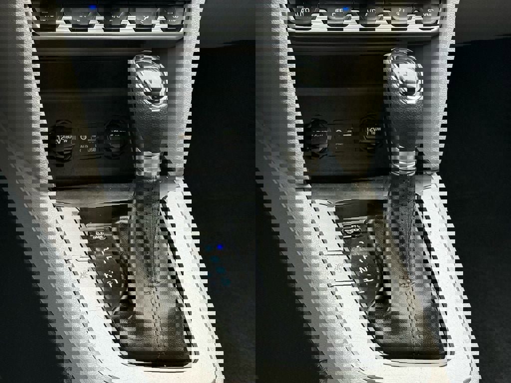 Used 2020 Hyundai Elantra SEL image 26