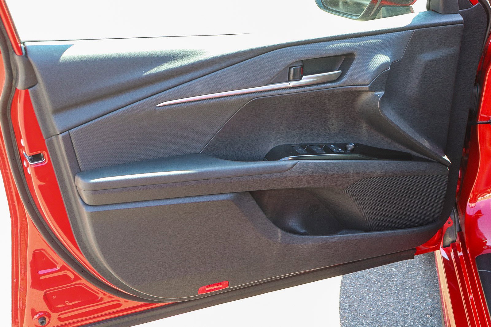 Used 2026 Toyota Camry Hybrid w/ Multimedia Upgrade Package image 23