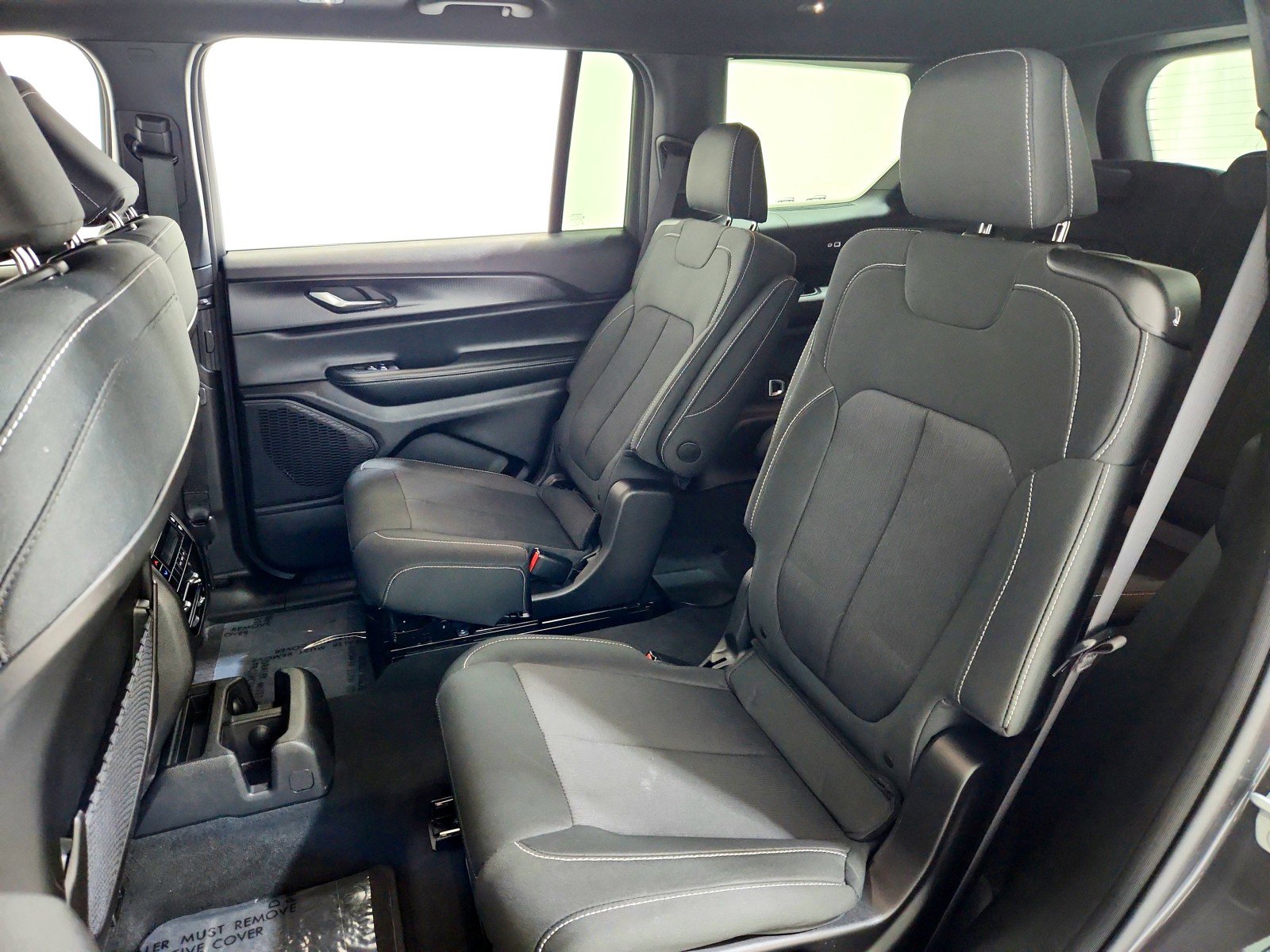 Used 2025 Jeep Grand Cherokee L Laredo w/ Luxury Tech Group I image 24