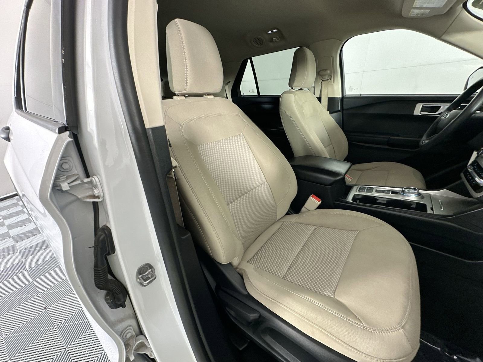 Used 2021 Ford Explorer 2WD image 26