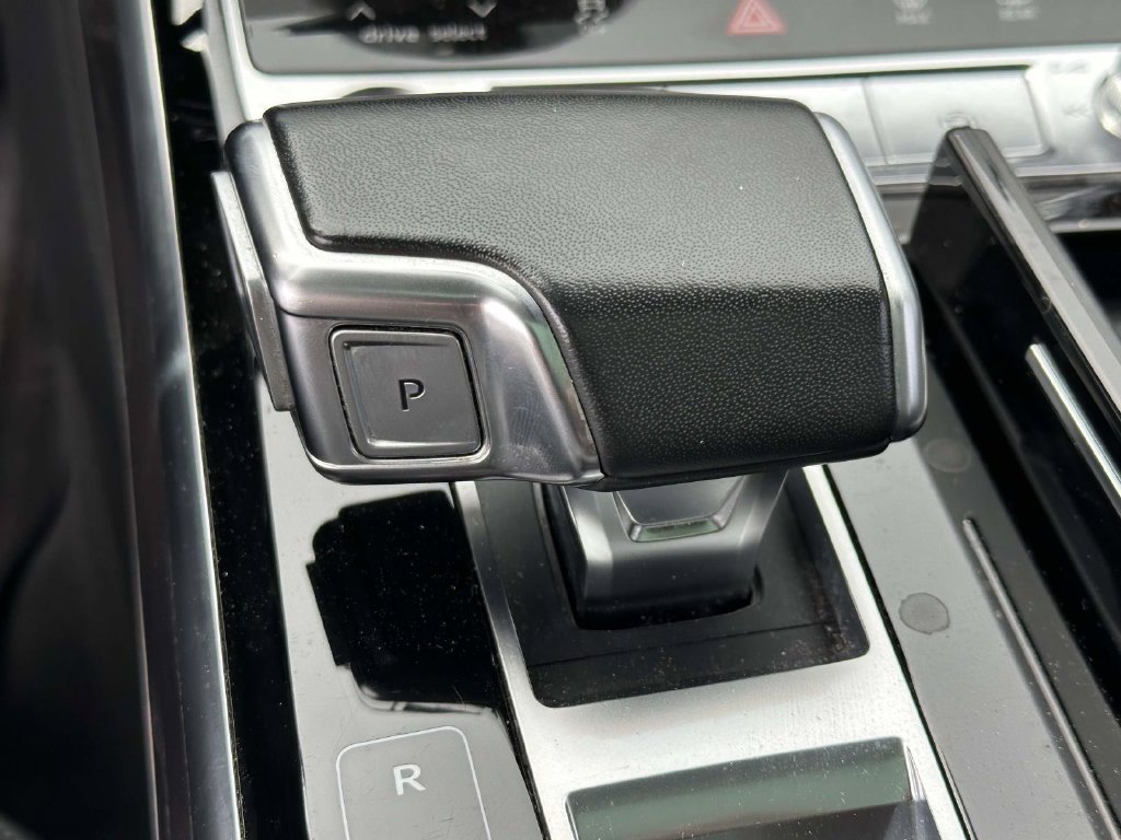 Used 2022 Audi A8 L 3.0T AWD/4WD image 26