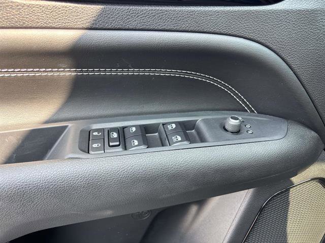 Certified 2024 Jeep Compass Limited w/ High Altitude Package image 16