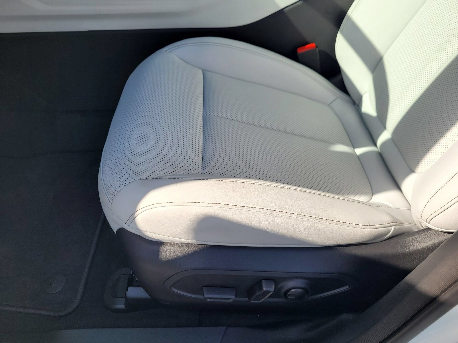 New 2026 Jeep Cherokee Limited AWD/4WD image 13