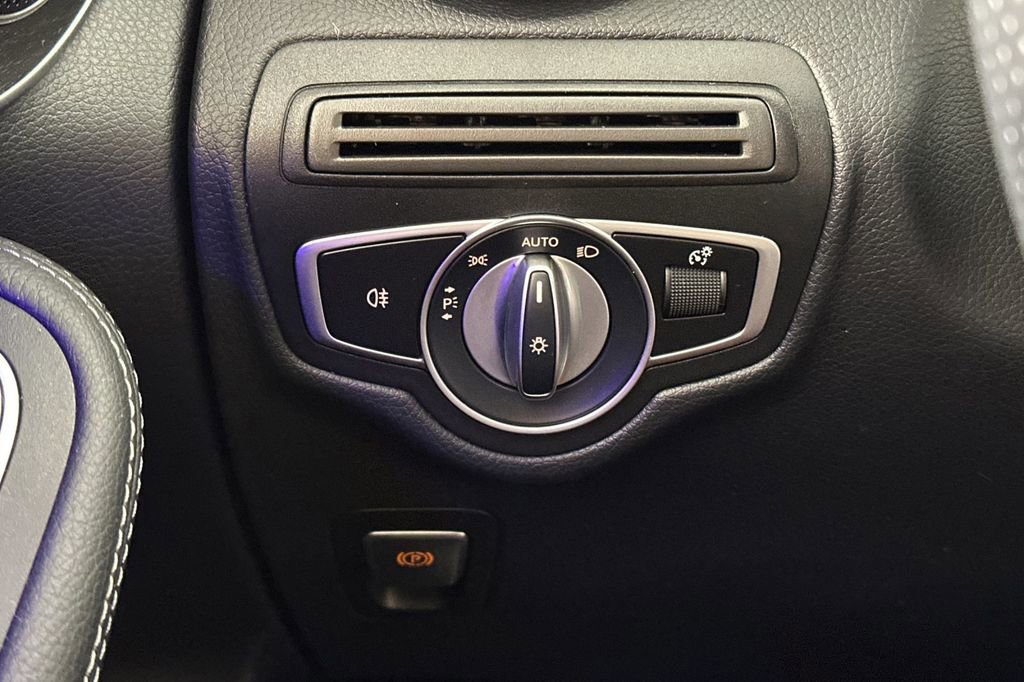 Certified 2022 Mercedes-Benz GLC 300 4MATIC image 35
