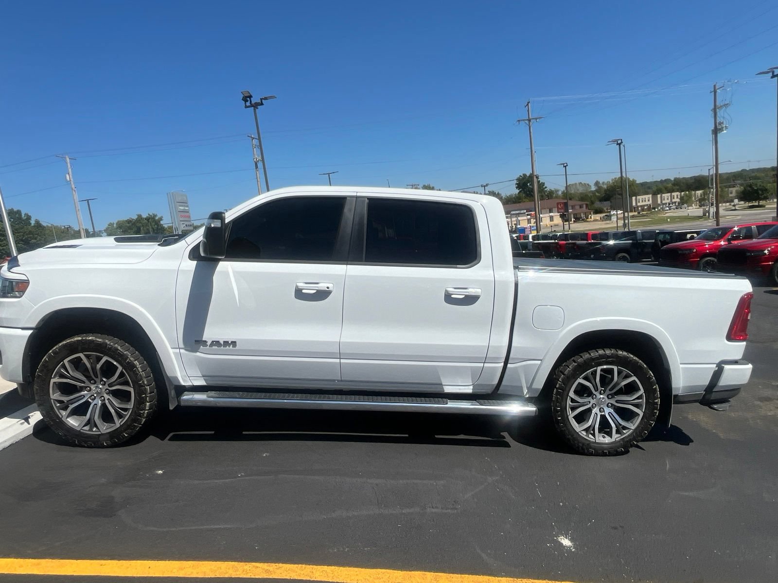 Used 2025 RAM 1500 Laramie w/ Sport Appearance Package AWD/4WD image 18