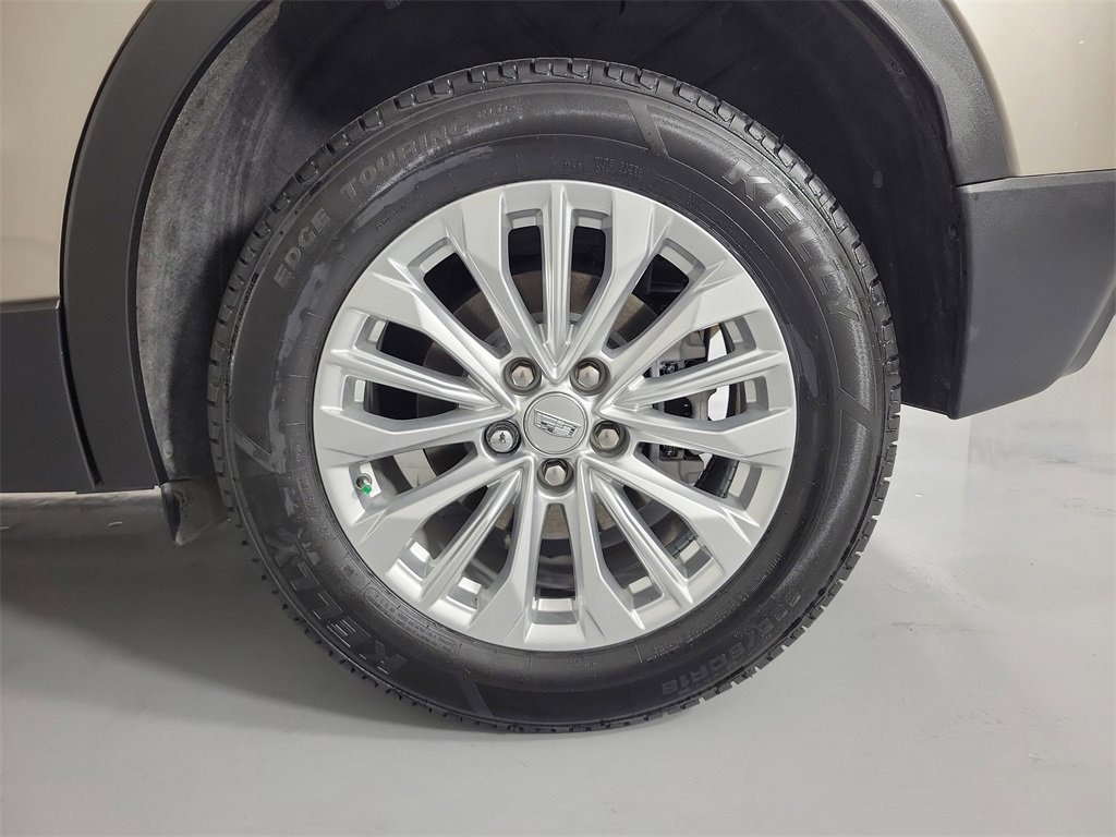 Certified 2024 Cadillac XT4 Luxury w/ Cold Weather Package image 10