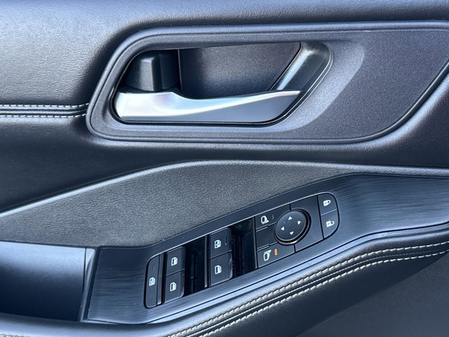 Certified 2023 Nissan Rogue SV w/ SV Premium Package image 18