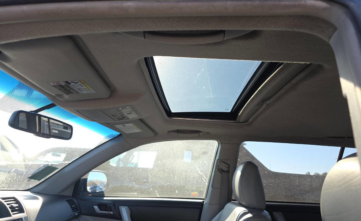 Used 2013 Toyota Highlander SE image 4