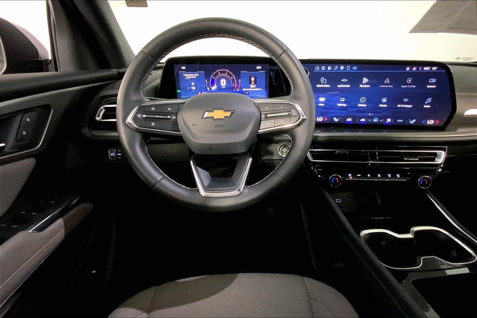 Used 2025 Chevrolet Traverse LT AWD/4WD image 5