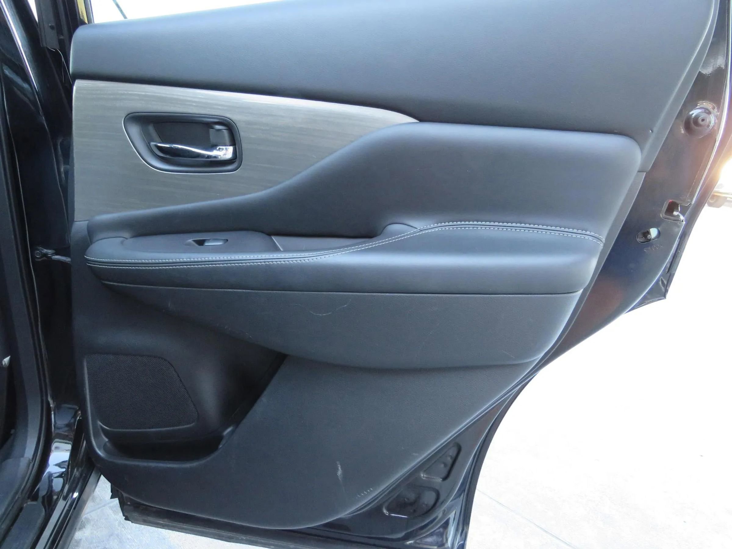 Used 2018 Nissan Murano S image 42