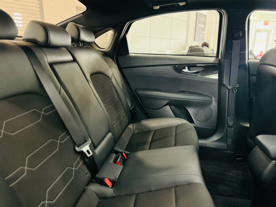 Used 2023 Kia Forte GT-Line w/ GT-Line Premium Package image 23