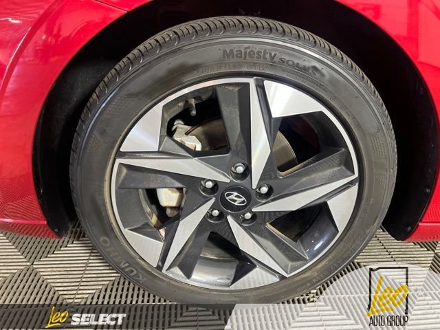 Used 2022 Hyundai Elantra SEL w/ Convenience + Premium Package FWD image 10