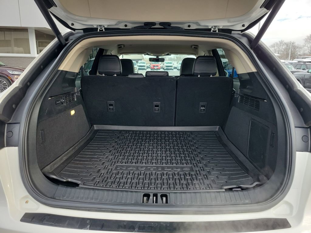 Certified 2023 Lincoln Nautilus AWD w/ Premium Package image 10