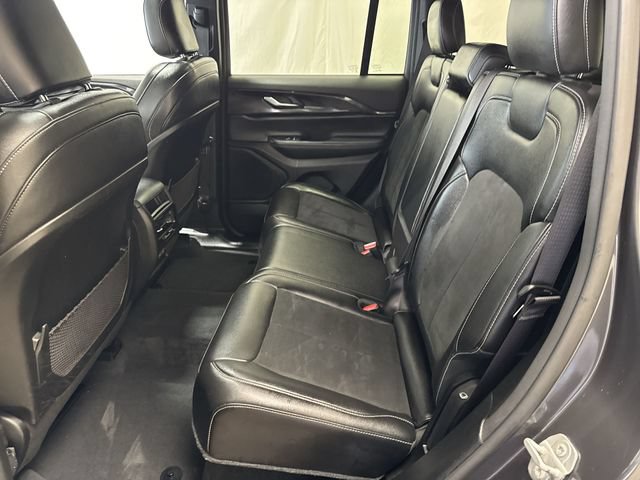 Used 2023 Jeep Grand Cherokee Altitude AWD/4WD image 13