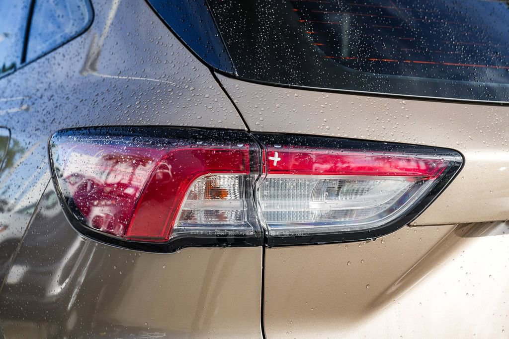 Used 2020 Ford Escape S image 9