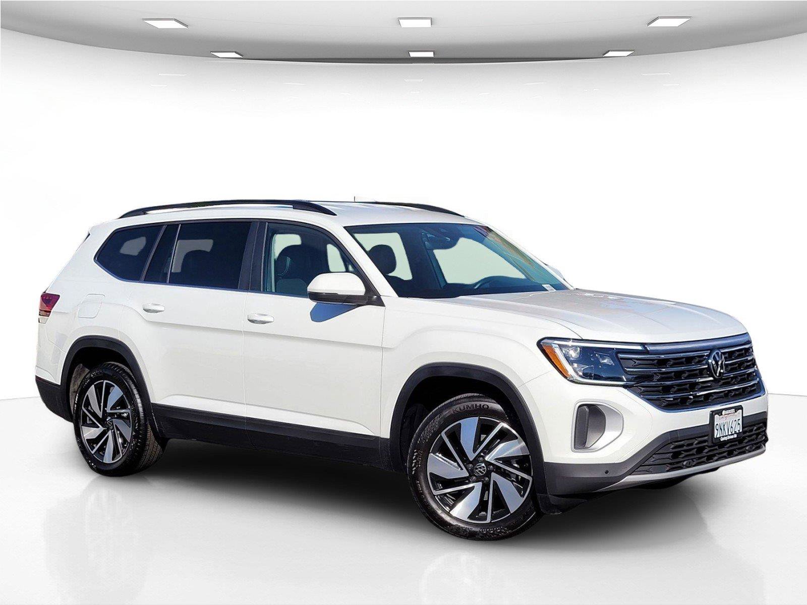 Certified 2024 Volkswagen Atlas SE FWD image 2