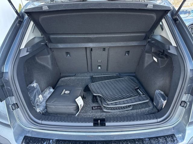 Certified 2025 Volkswagen Taos SEL w/ Black Wheel Plus Package image 28