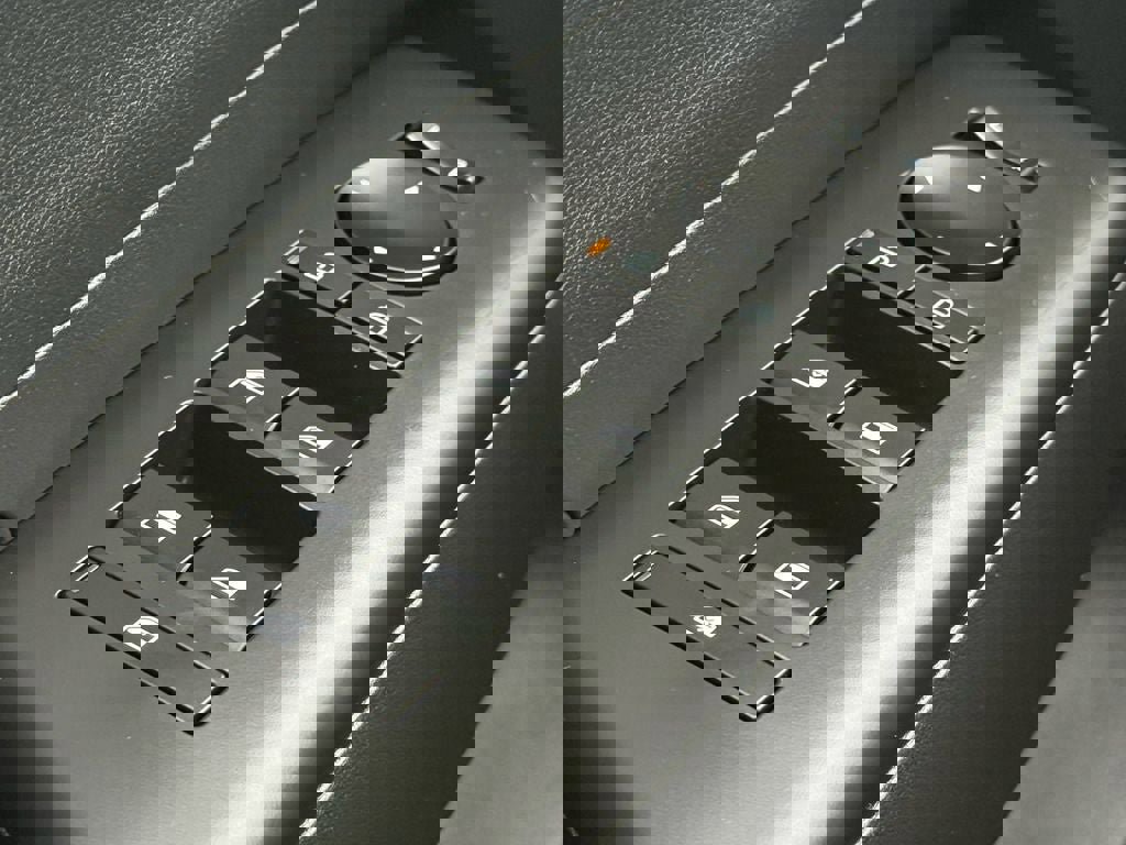 Used 2025 Hyundai Kona SEL image 18