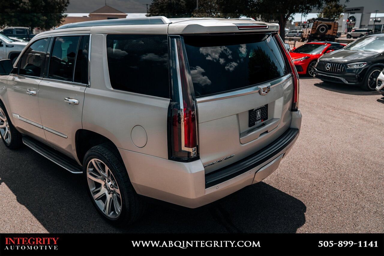 Used 2016 Cadillac Escalade Luxury AWD/4WD image 13