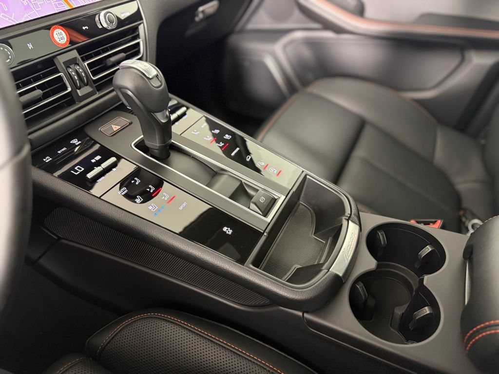 New 2025 Porsche Macan AWD/4WD image 23