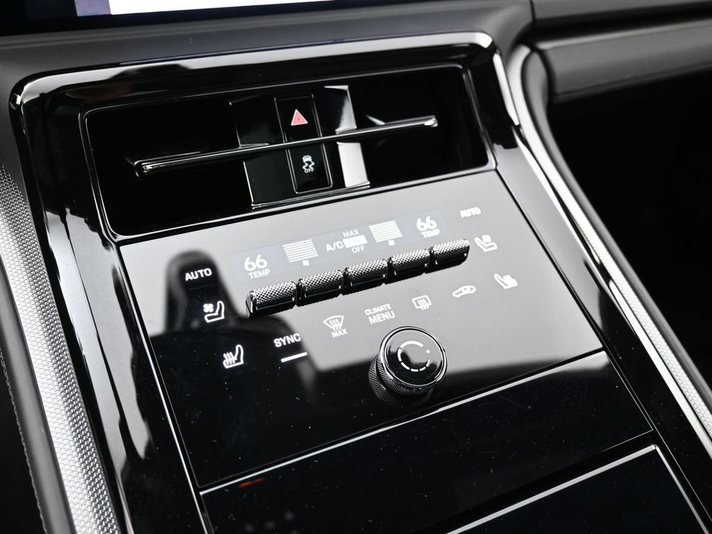 Certified 2025 Porsche Panamera image 23