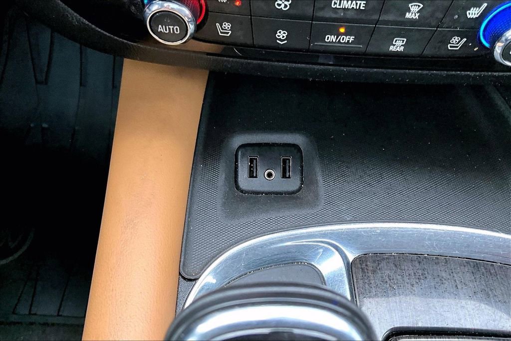 Used 2019 Buick Enclave Premium image 16