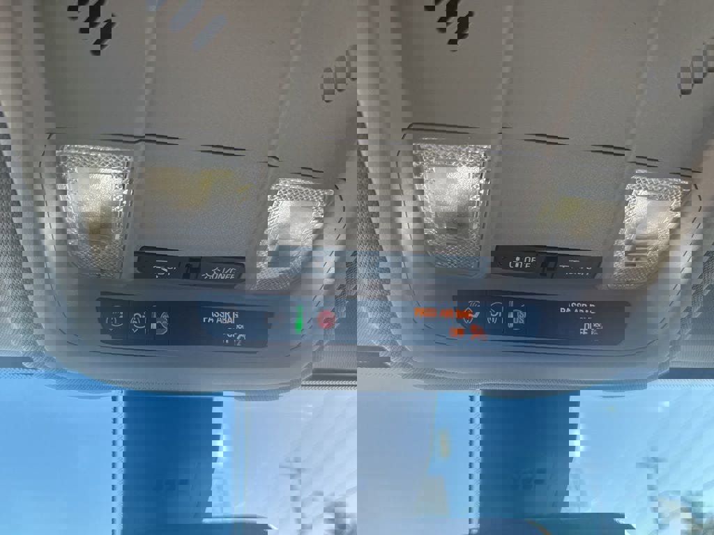 Used 2023 GMC Terrain SLE w/ Driver Convenience Package image 19