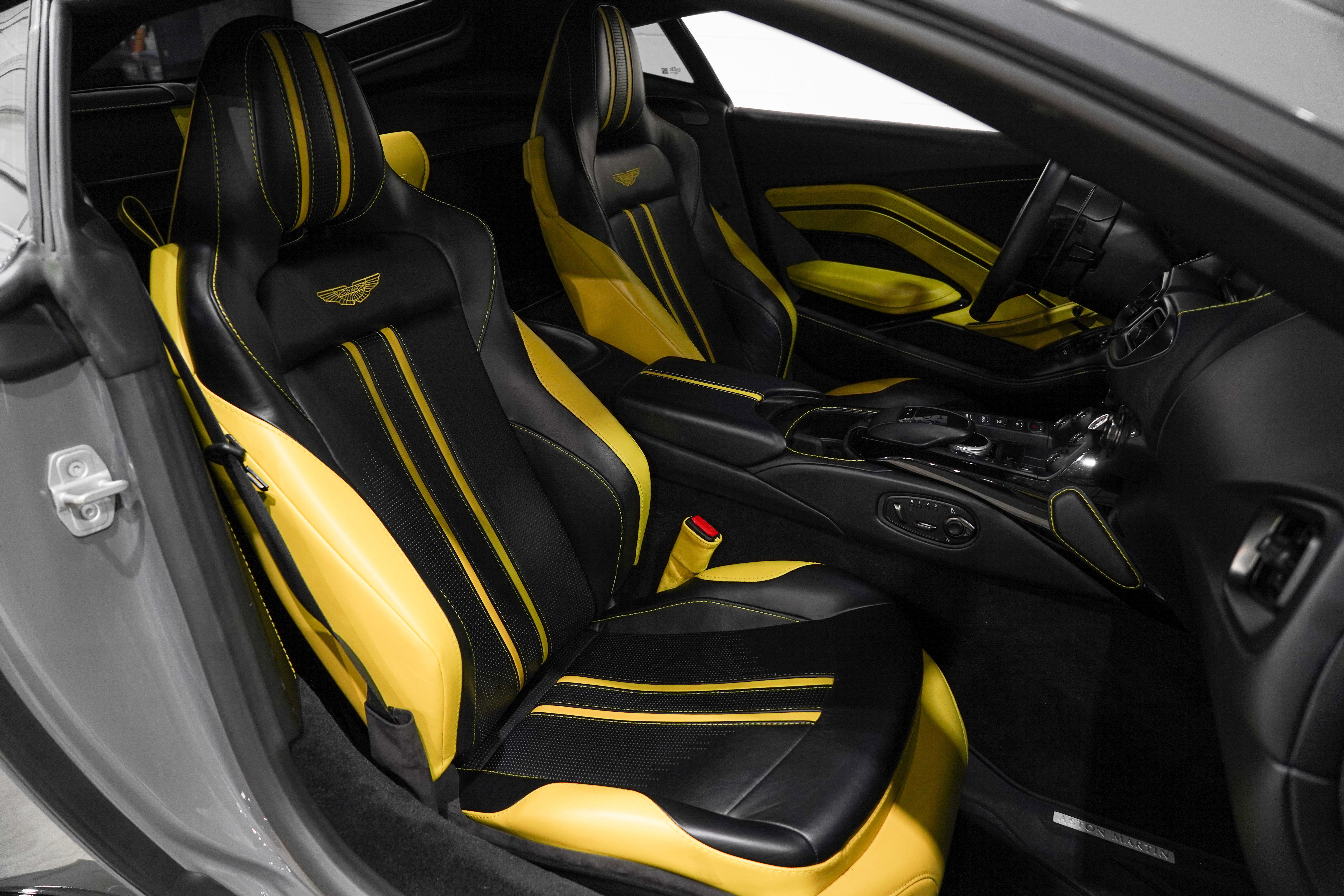 Used 2020 Aston Martin V8 Vantage Coupe RWD image 18