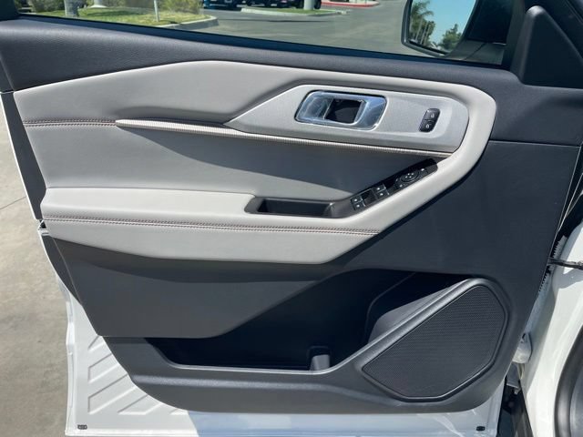 New 2026 Ford Explorer Active w/ Active Comfort Package RWD image 18
