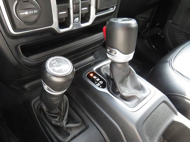 Used 2020 Jeep Wrangler Unlimited Sahara AWD/4WD image 15