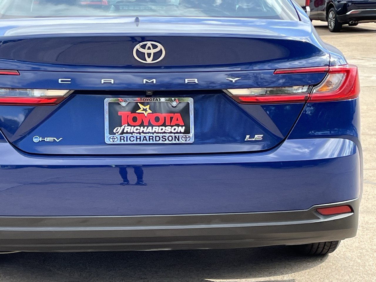 Used 2025 Toyota Camry LE FWD image 6