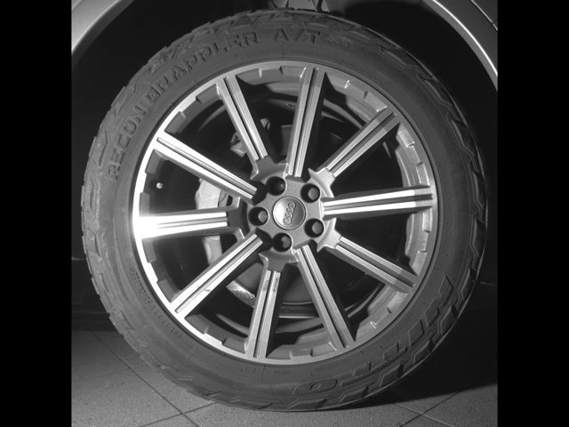 Used 2017 Audi Q7 3.0T Prestige w/ Prestige Package image 9