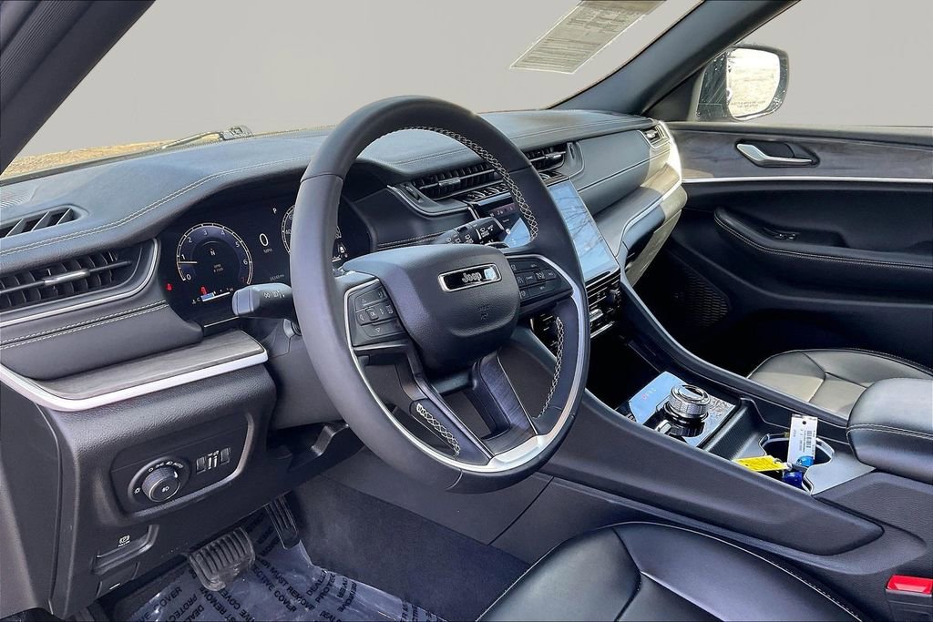 Used 2024 Jeep Grand Cherokee Limited image 20