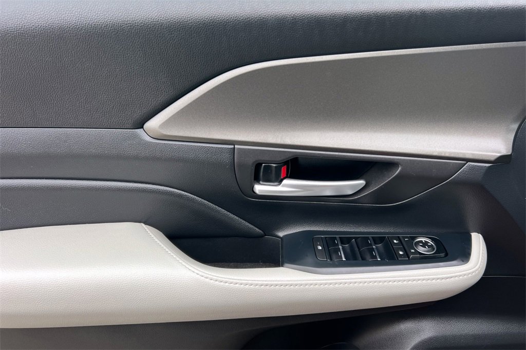 Certified 2024 Toyota Grand Highlander XLE image 13