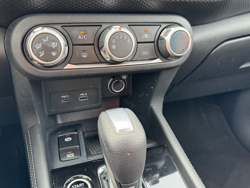 Used 2024 Nissan Kicks SV image 18