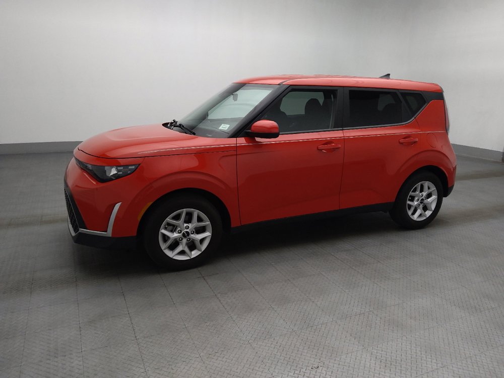 Used 2024 Kia Soul LX w/ Option Group 015 FWD image 2