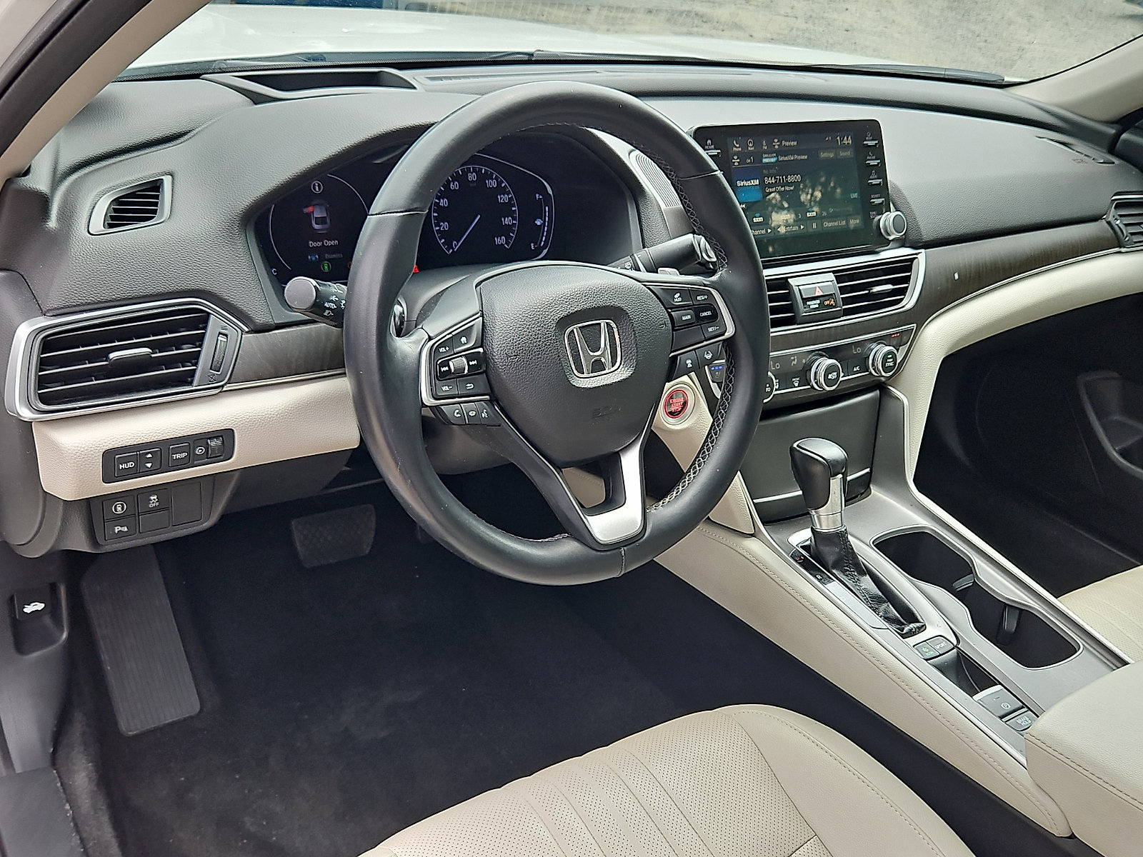 Used 2018 Honda Accord Touring image 28
