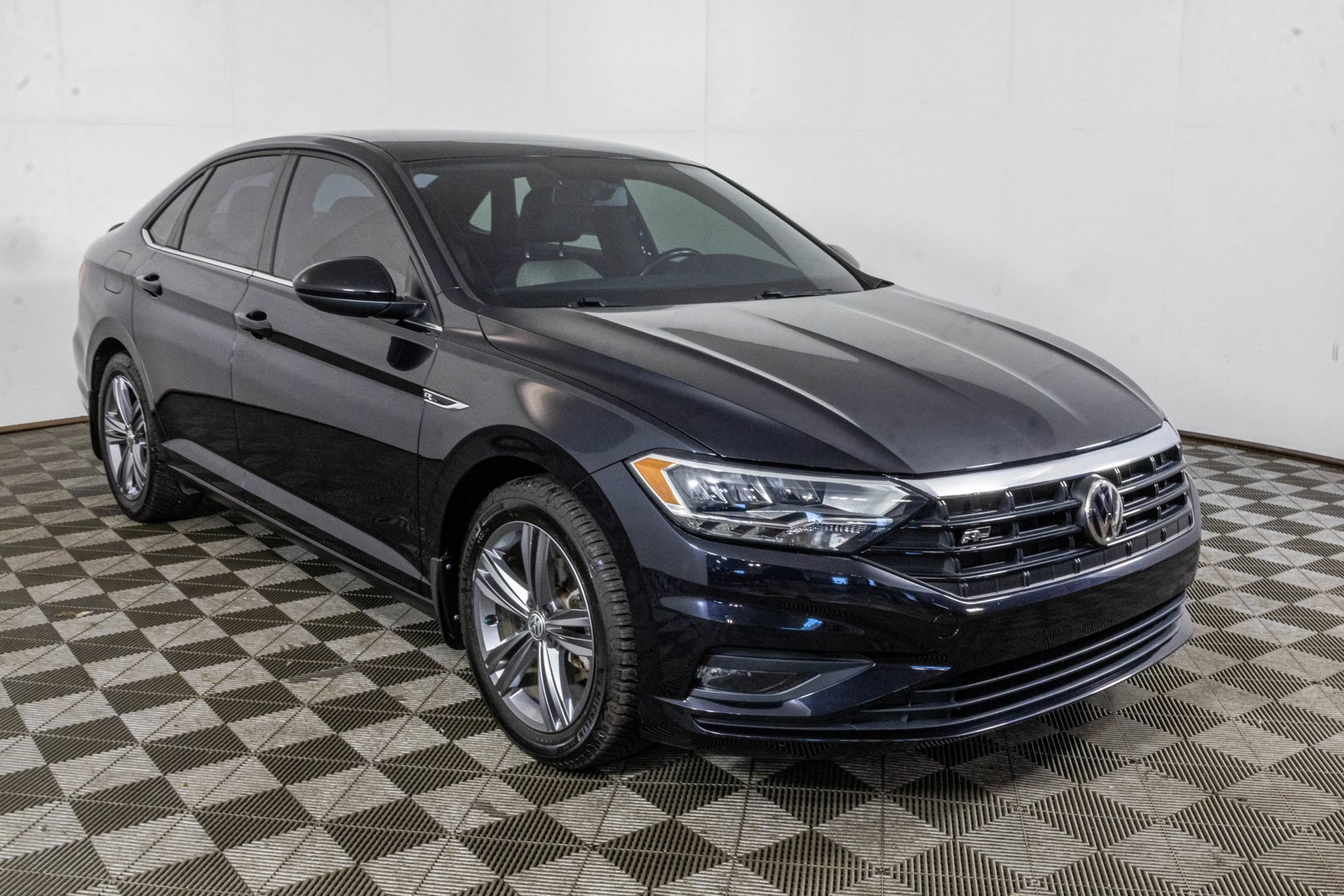Used 2020 Volkswagen Jetta R-Line FWD image 13
